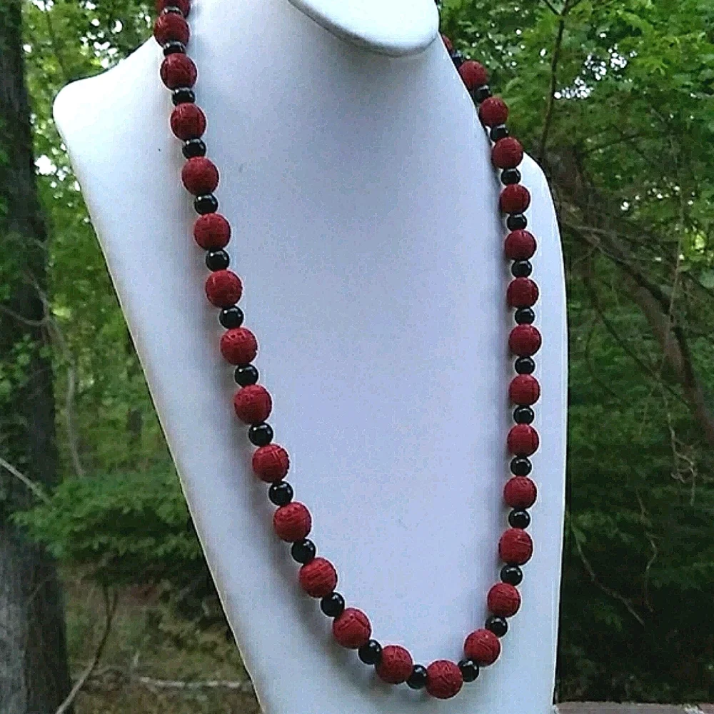 *UNSIGNED BOOK PC* c'70s Carved Chinese Longevity Bead Necklace - Picture 4 of 13